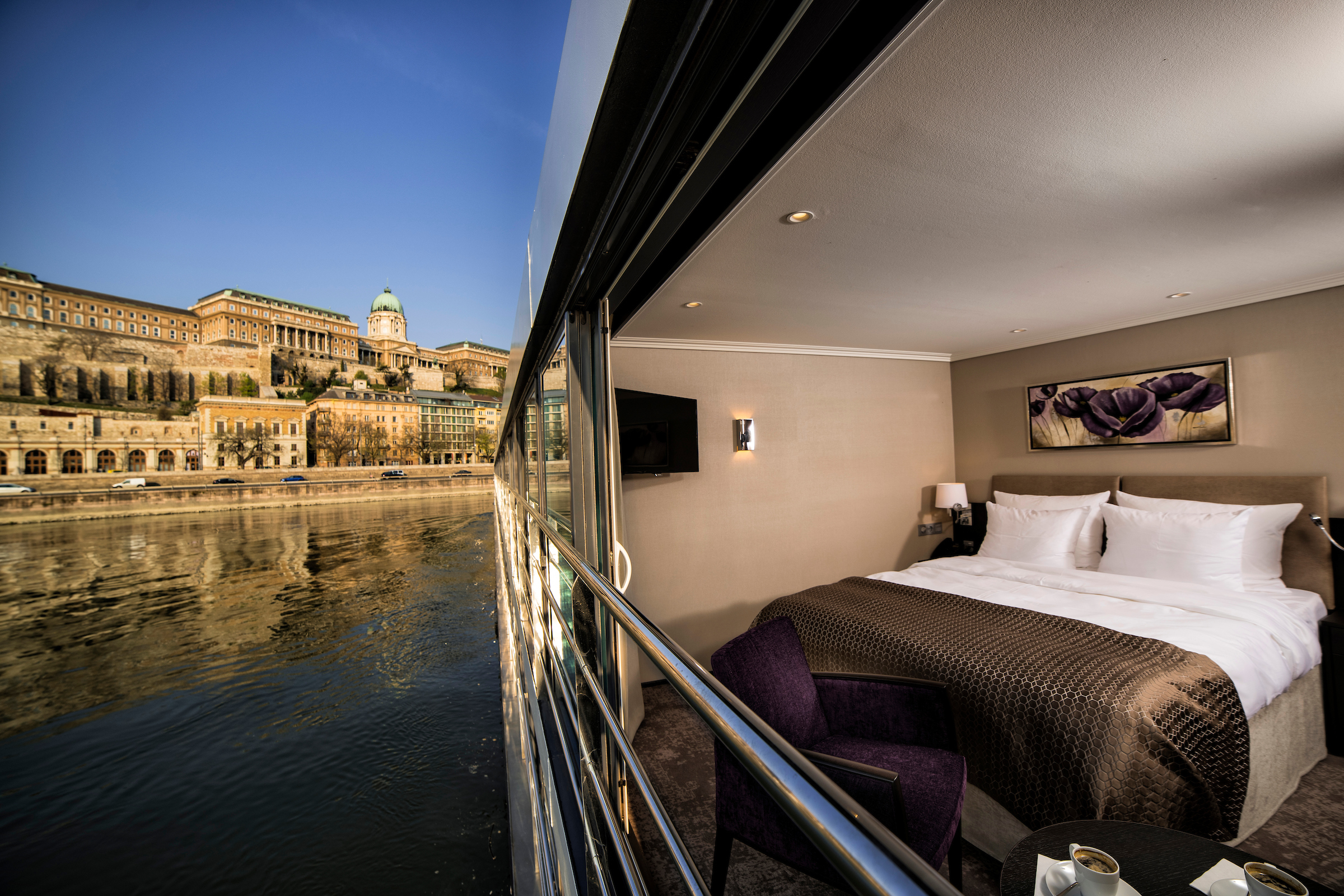 Avalon Waterways Avalon Envision_Panorama Suite1.jpg